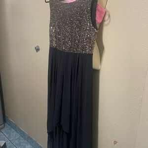 Elegant Black and Gold Sequin Dress looks New